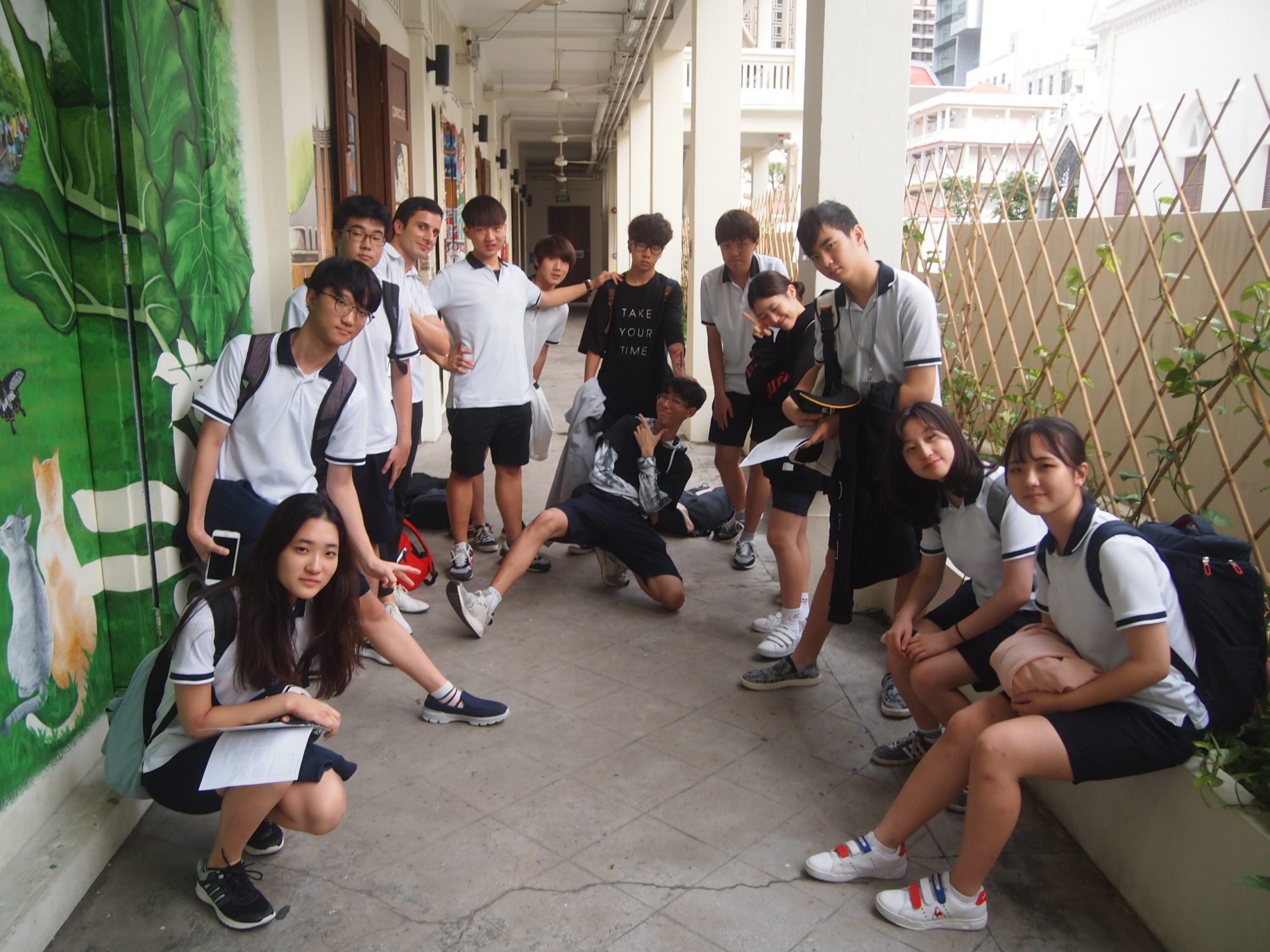 [중등] MUN club의 사진전 관람
