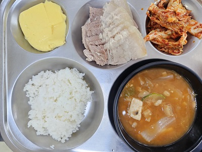 3.11:쌀밥,청국장찌개,보쌈,계란찜,배추겉절이