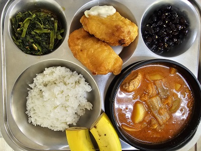 11.14:쌀밥,감자탕,생선까스&소스,삼발캉콩볶음,콩자반,바나나