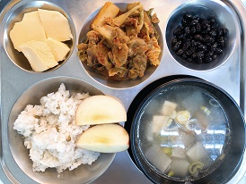 11.10:녹두밥,북어콩나물국,돈육김치볶음,계란찜,콩자반,사과
