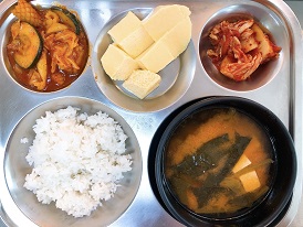 4.10:쌀밥.시금치된장국,오징어야채볶음,계란찜,배추김치