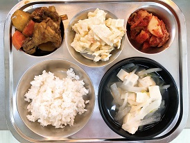 4.28:쌀밥,무채국,안동찜닭,마카로니샐러드,배추김치