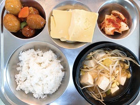 5.18:쌀밥,매콤콩나물국,미트볼케찹조림,계란찜,배추김치