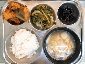 7.3:쌀밥,떡국,김치고등어조림,미역줄기볶음,콩자반